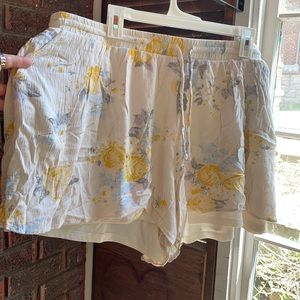 FLOWY SUMMER SHORTS SIZE 2X